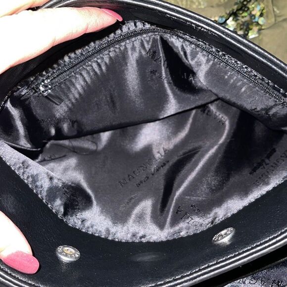 Magnolia and Vine Versa Collection Bag. Size Medium Black Leather flowers Magnet - Picture 10 of 10